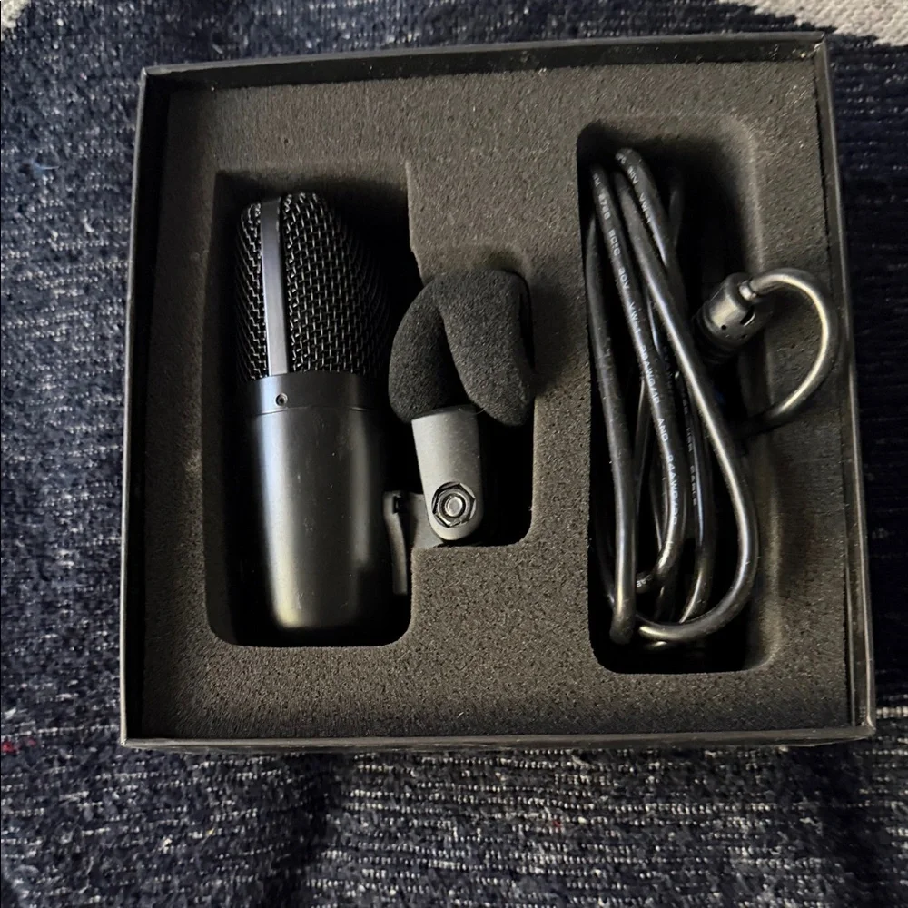 Black USB Microphone Kit